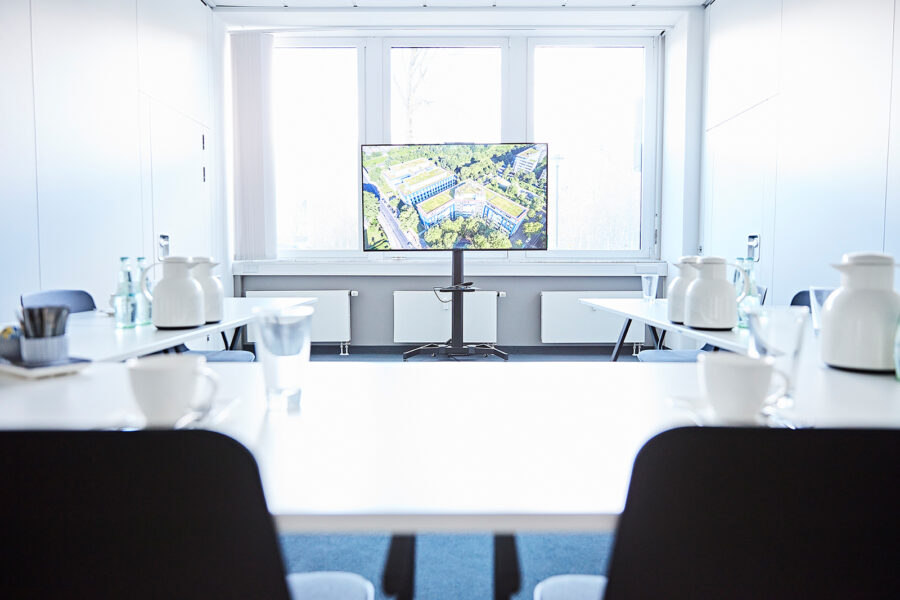 Konferenzraum B – Teilnehmendensicht