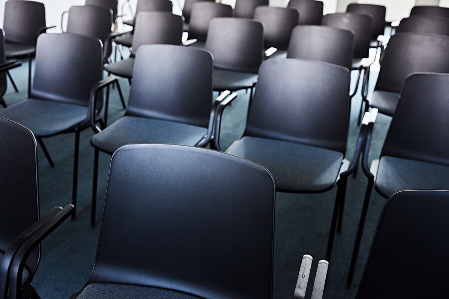 Konferenzraum C – Kinobestuhlung Close Up