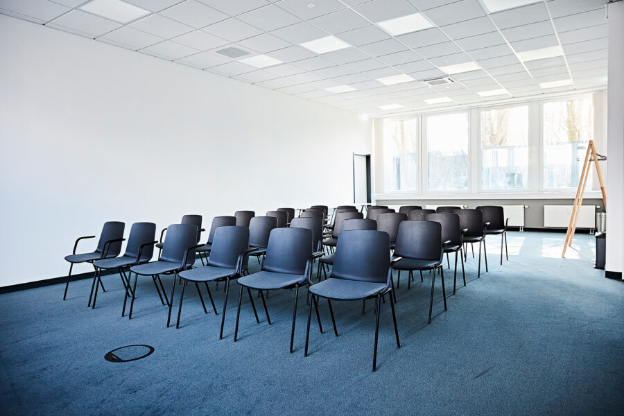 Konferenzraum C – Kinobestuhlung